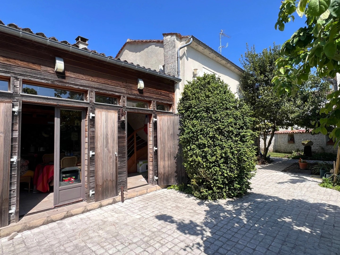 Maison à vendre 7 pièces GENSAC LA PALLUE (16)
