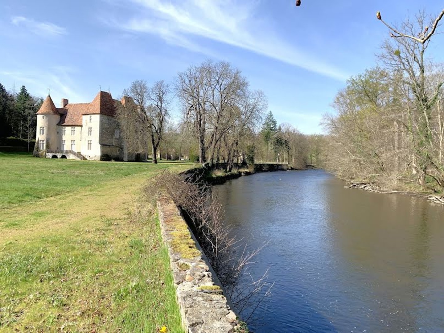 Château 26 pièces 1000 m²