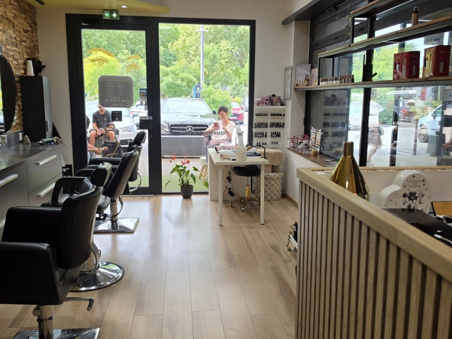 Magasin à vendre - 1 pièce - Bourgoin-Jallieu (38300)