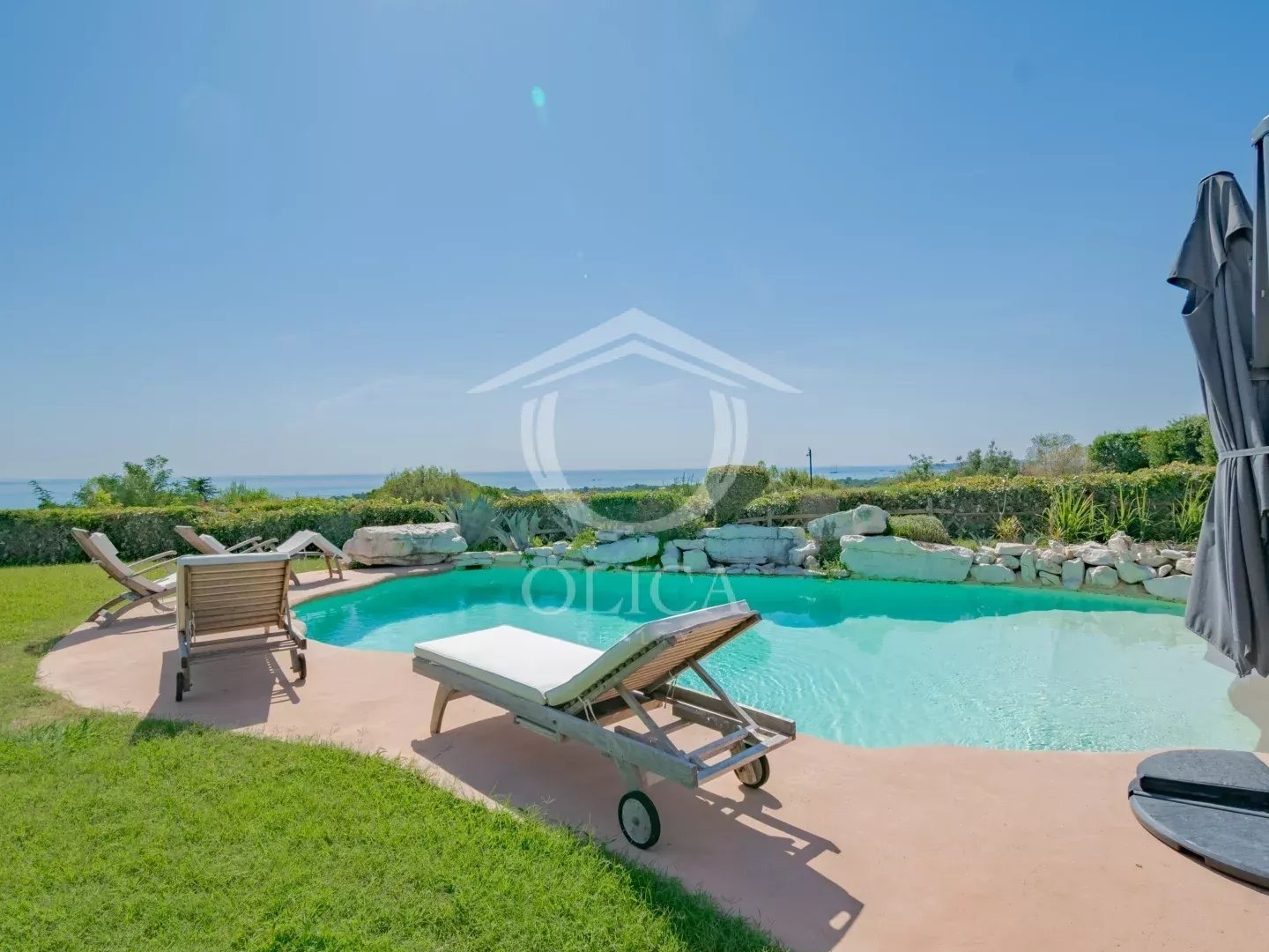 Maison à vendre - 8 pièces - 289m2 - Villeneuve-Loubet (06270)