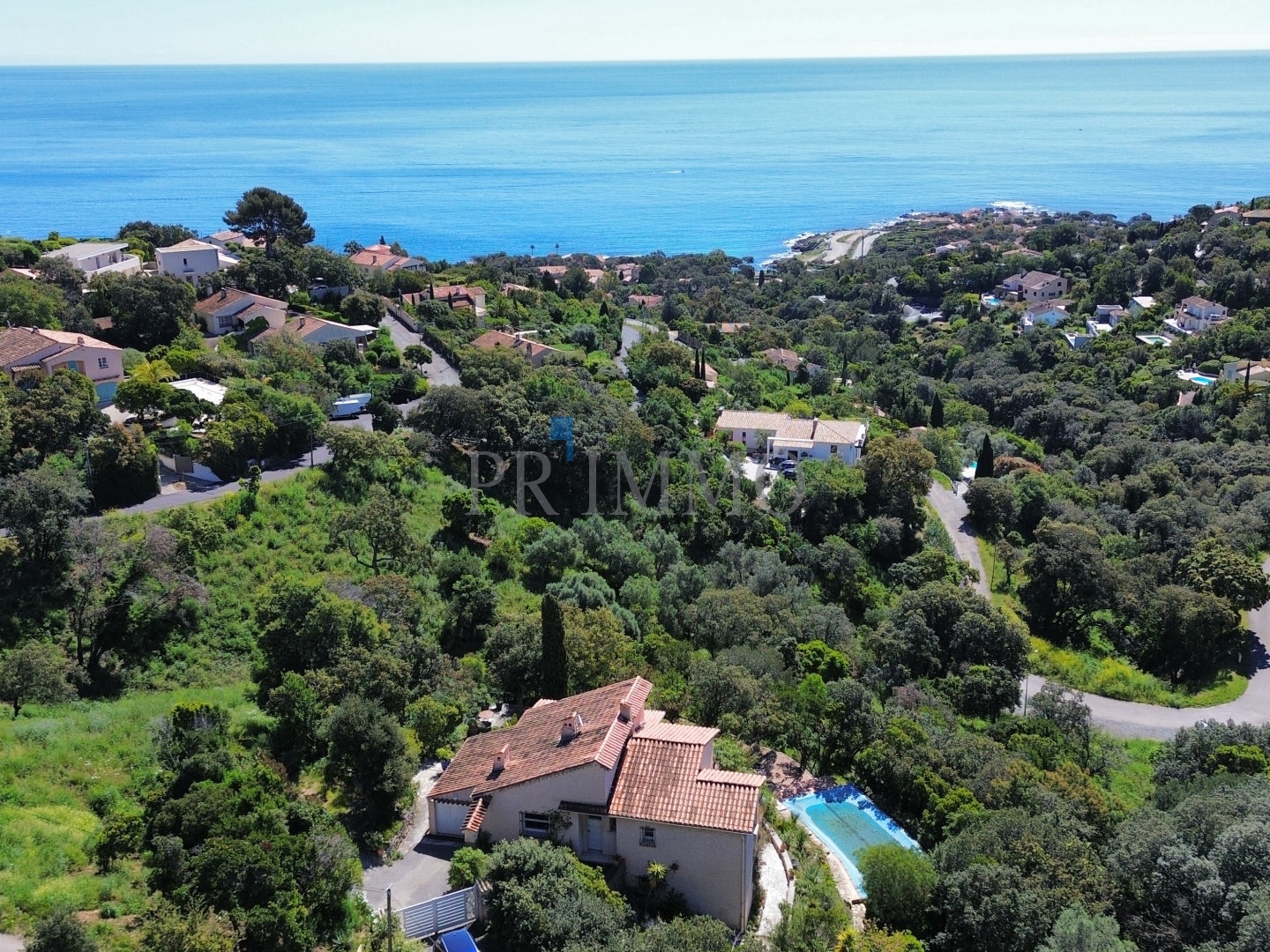 Maison à vendre - 6 pièces - 155m2 - Roquebrune-Sur-Ar... (83380)