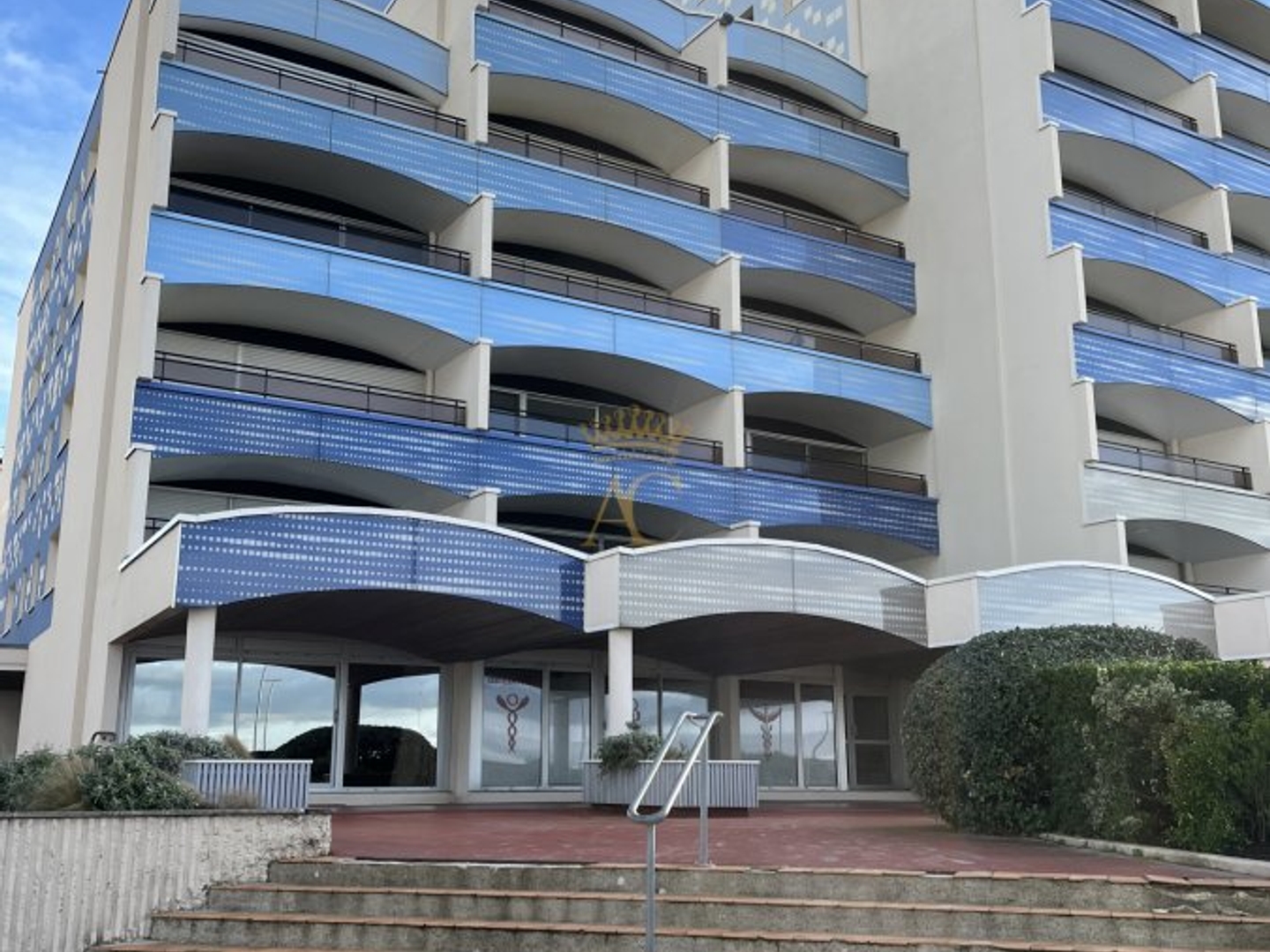 Local professionnel 165 m²