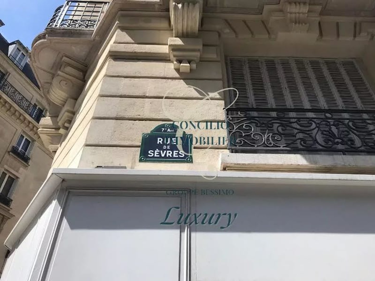 Local commercial 11 pièces 142 m²
