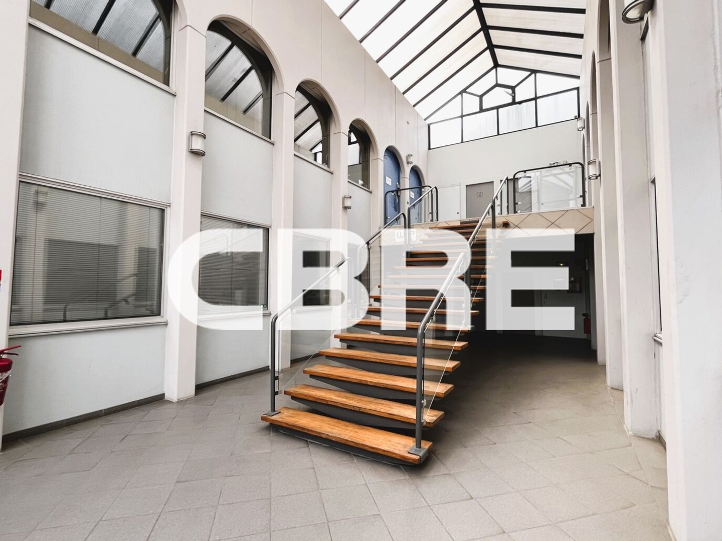 Local professionnel 99 m²