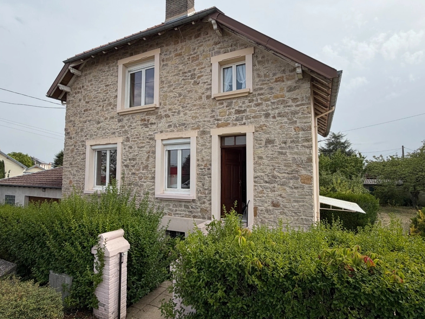 CHANTEHEUX BELLE MAISON INDEPENDANTE.