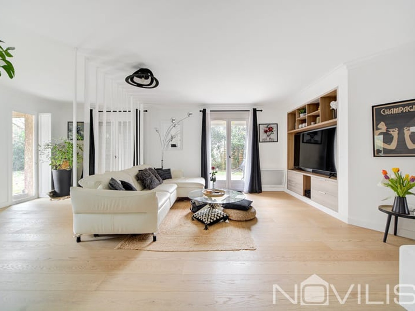 Maison d'architecte 5/6 pièce(s) 185 m2 au Banayre avec piscine et garage attenant