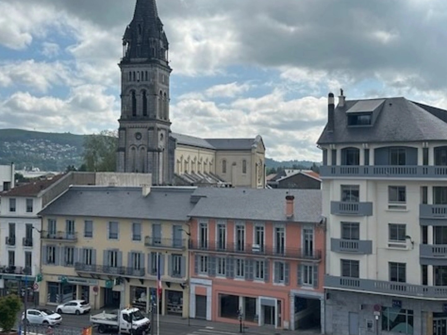 Commerce 3 pièces 190 m²