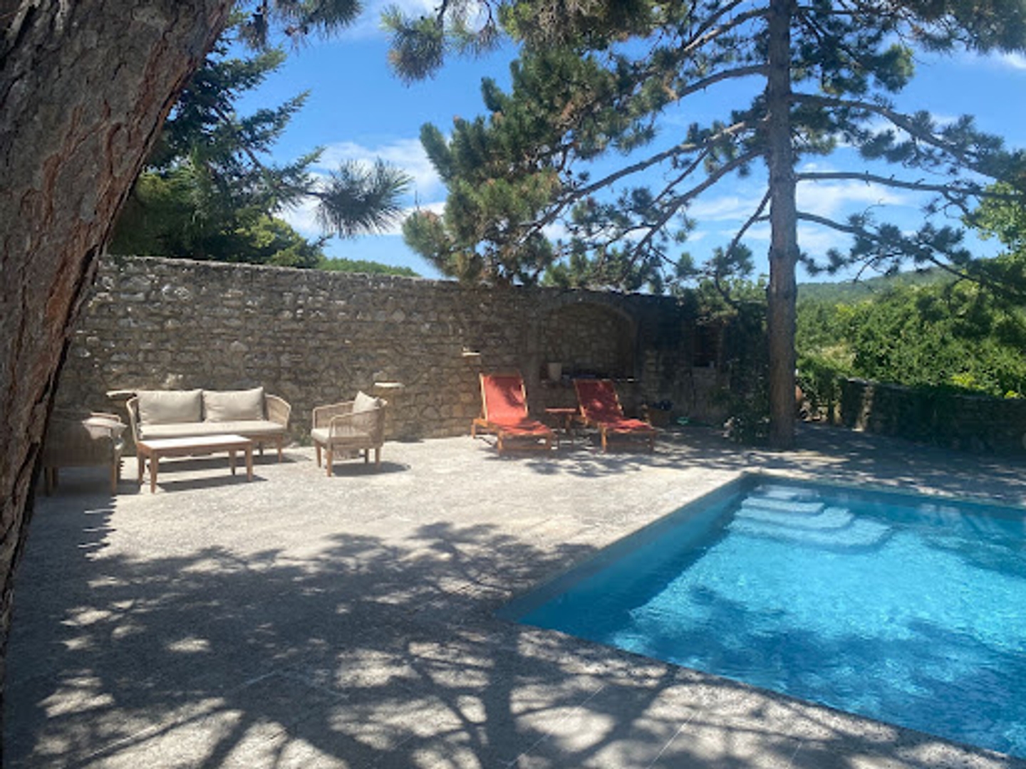 Magasin à vendre - 14 pièces - 350m2 - Saint-Martin-De-C... (84750)