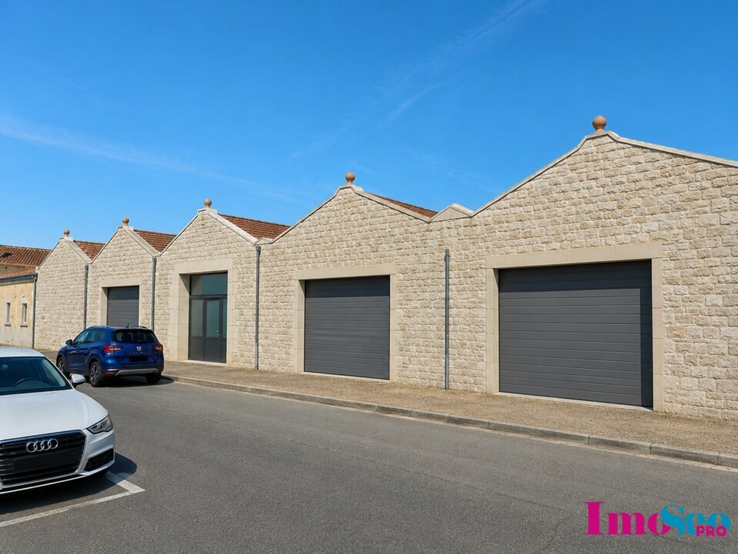Entrepôt à VENDRE