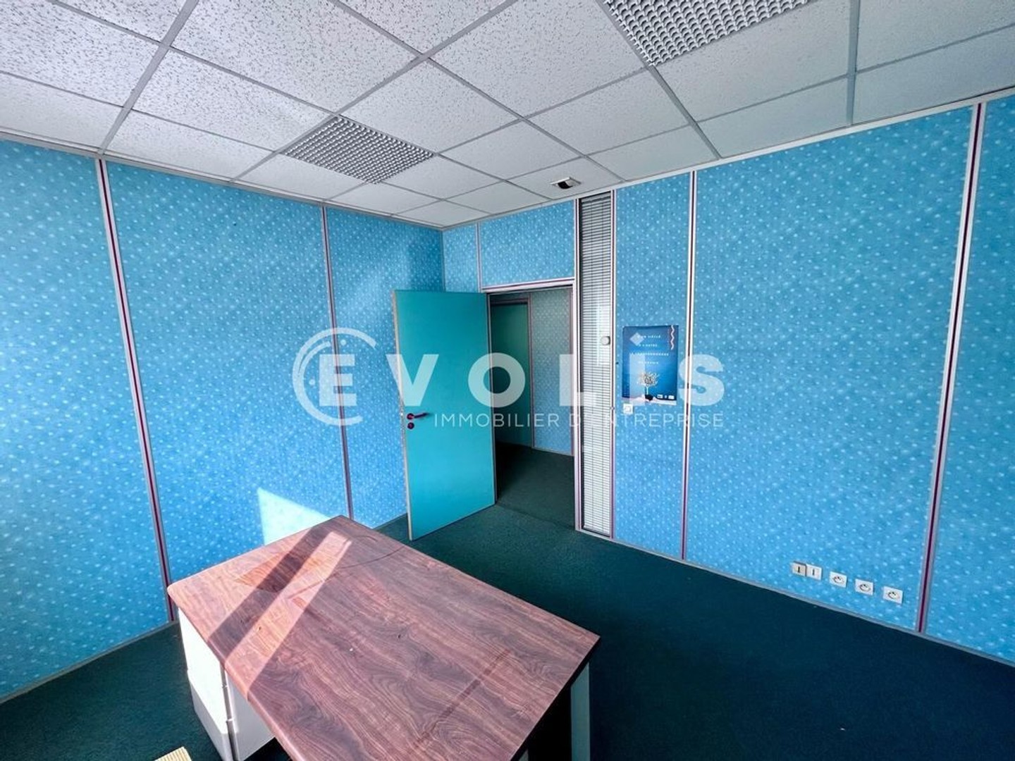 Bureaux à vendre - 300m2 - Grigny (91350)
