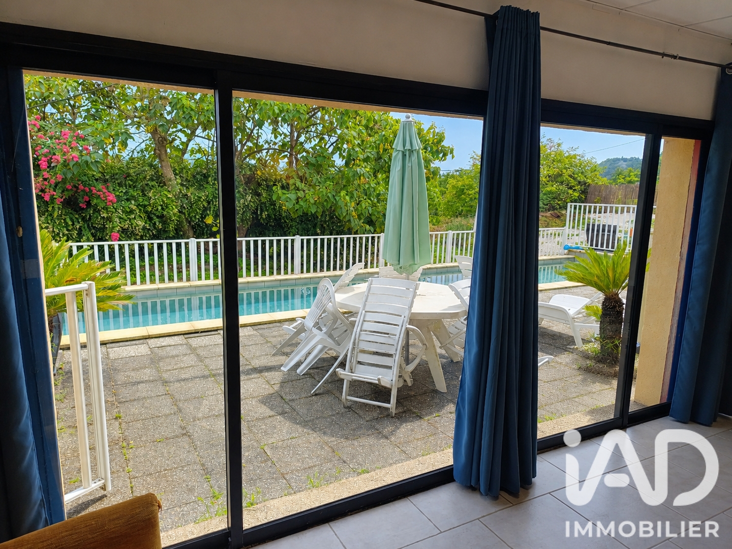 Maison à vendre - 11 pièces - 358m2 - Saint-Cyprien (24220)
