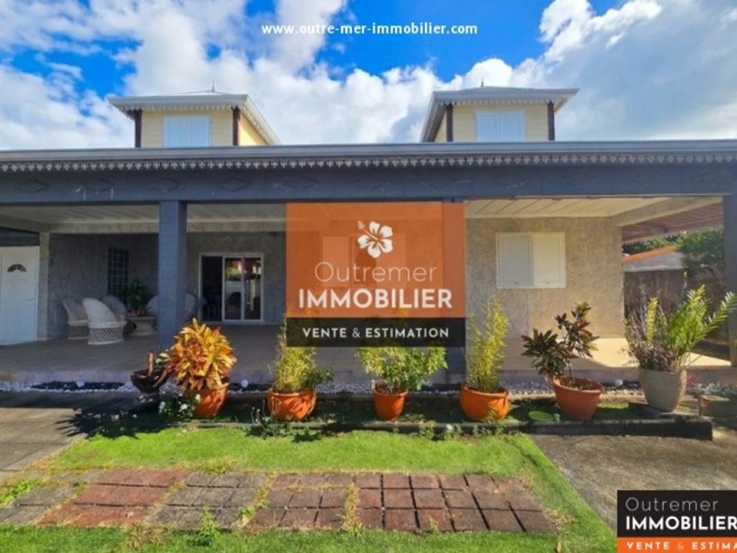 Spacieuse maison familiale de 180 m² avec 5 chambres, véranda proche de Champ Borne