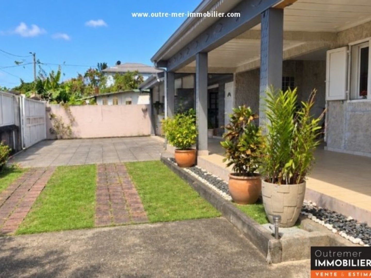 Maison à vendre - 6 pièces - 180m2 - Saint-André (97440)