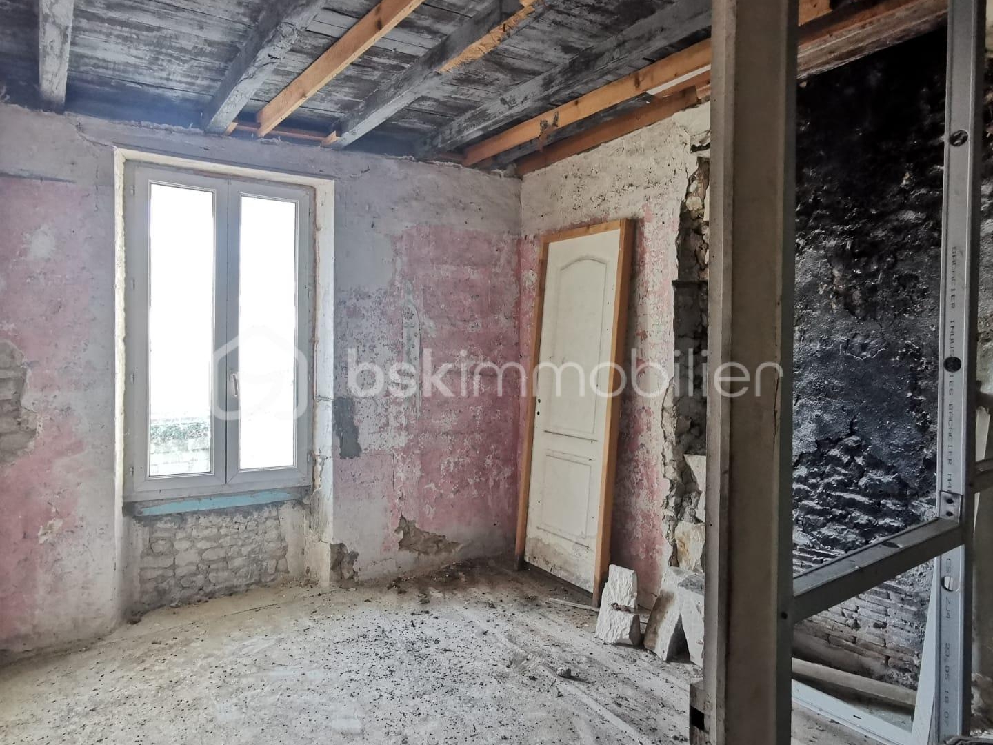 Maison à vendre - 3 pièces - 67m2 - Fontaines-D'ozillac (17500)