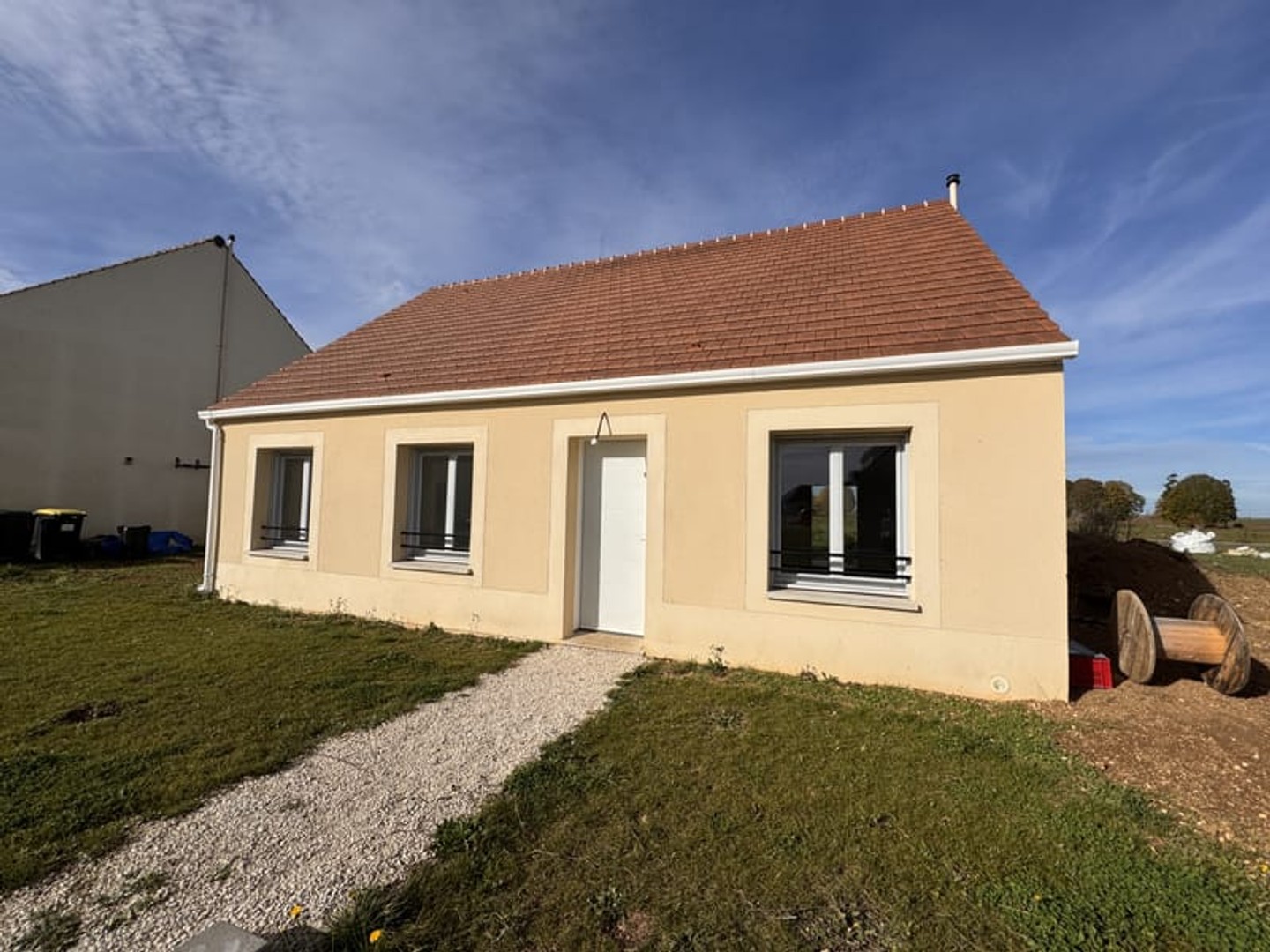 PAVILLON DE PLAIN-PIED NEUF - 3 CHAMBRES - AUNEAU PROCHE