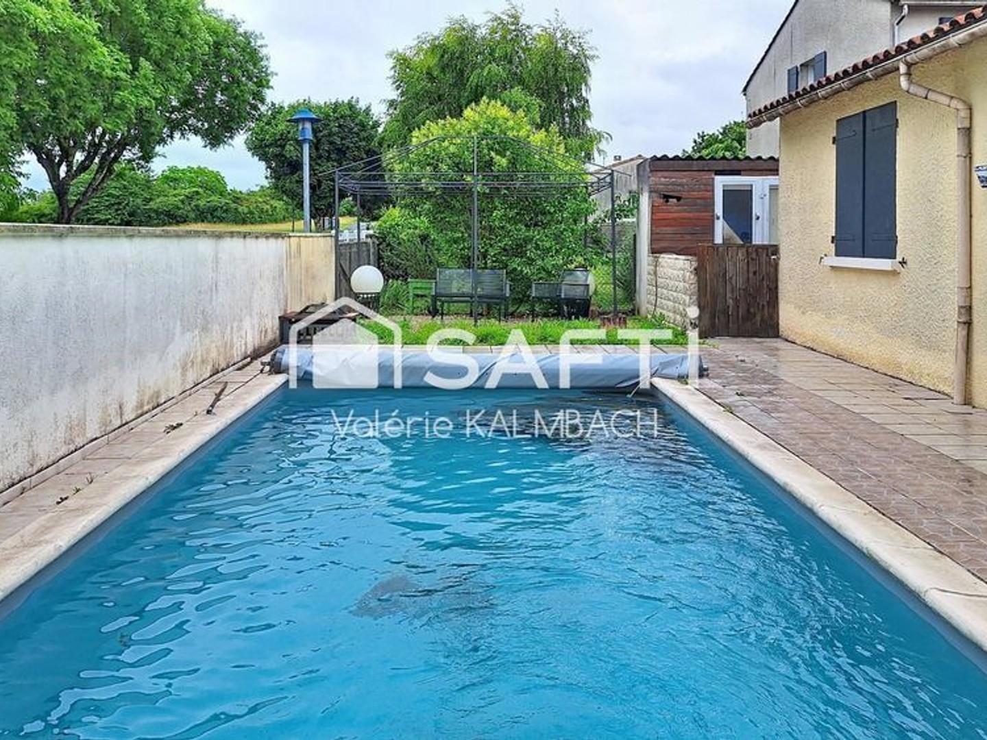 Maison à vendre - 6 pièces - 125m2 - Châteaubernard (16100)