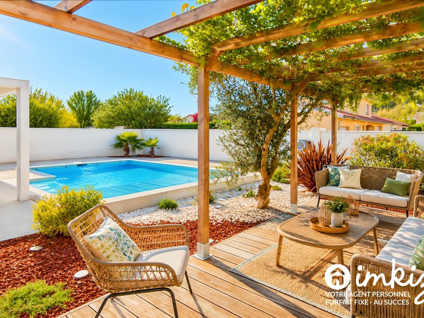 Maison familiale avec piscine et beaux volumes