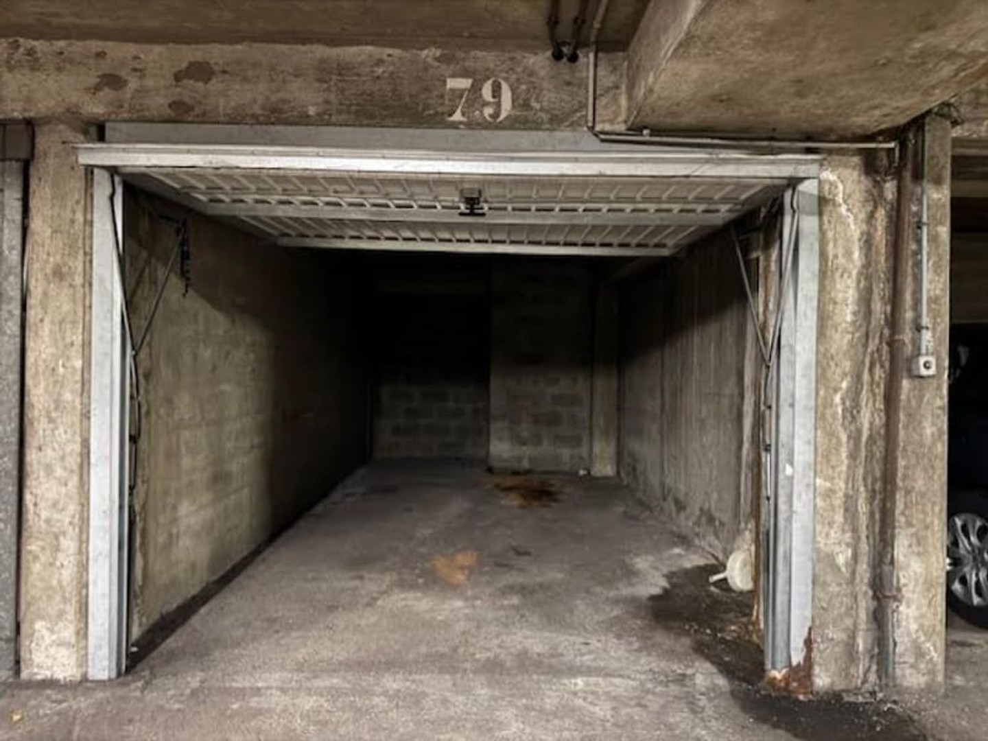 Parking/Garage/Box