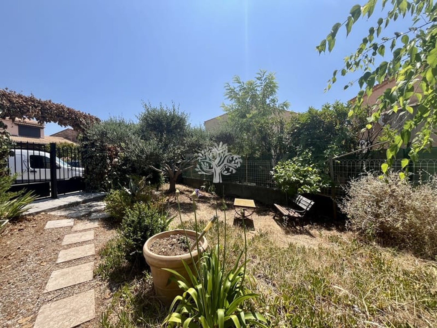 MAISON DE 92M2 SANARY A PIED