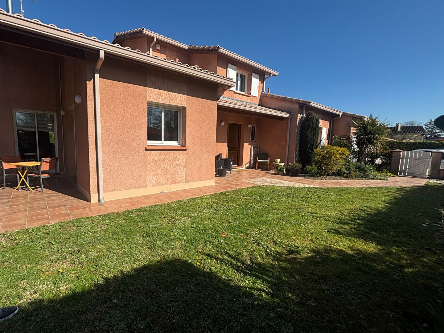 Villa Castanet Tolosan 5 pièce(s) , en impasse, proche des commodités avec piscine