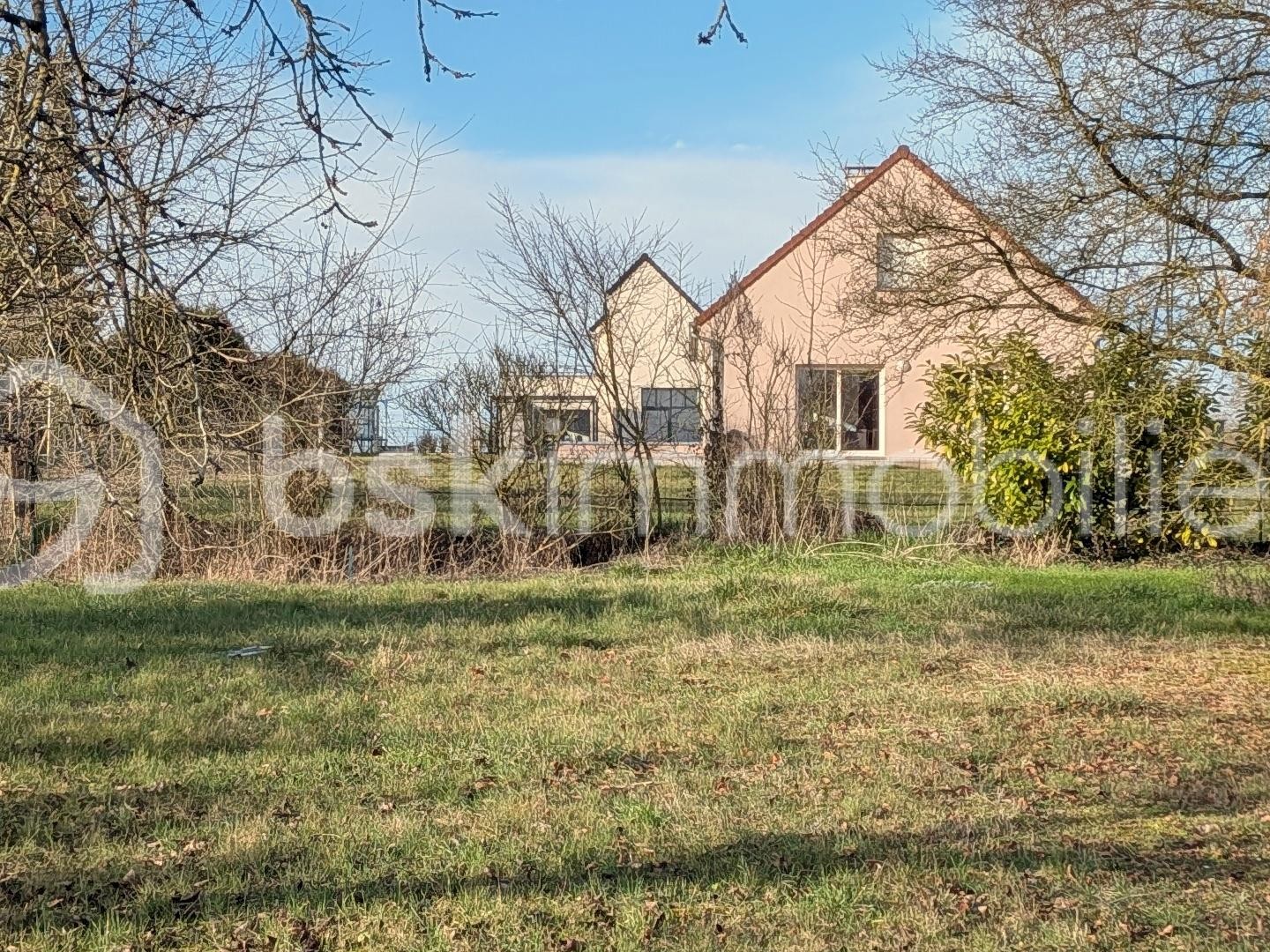 Terrain 700 m²