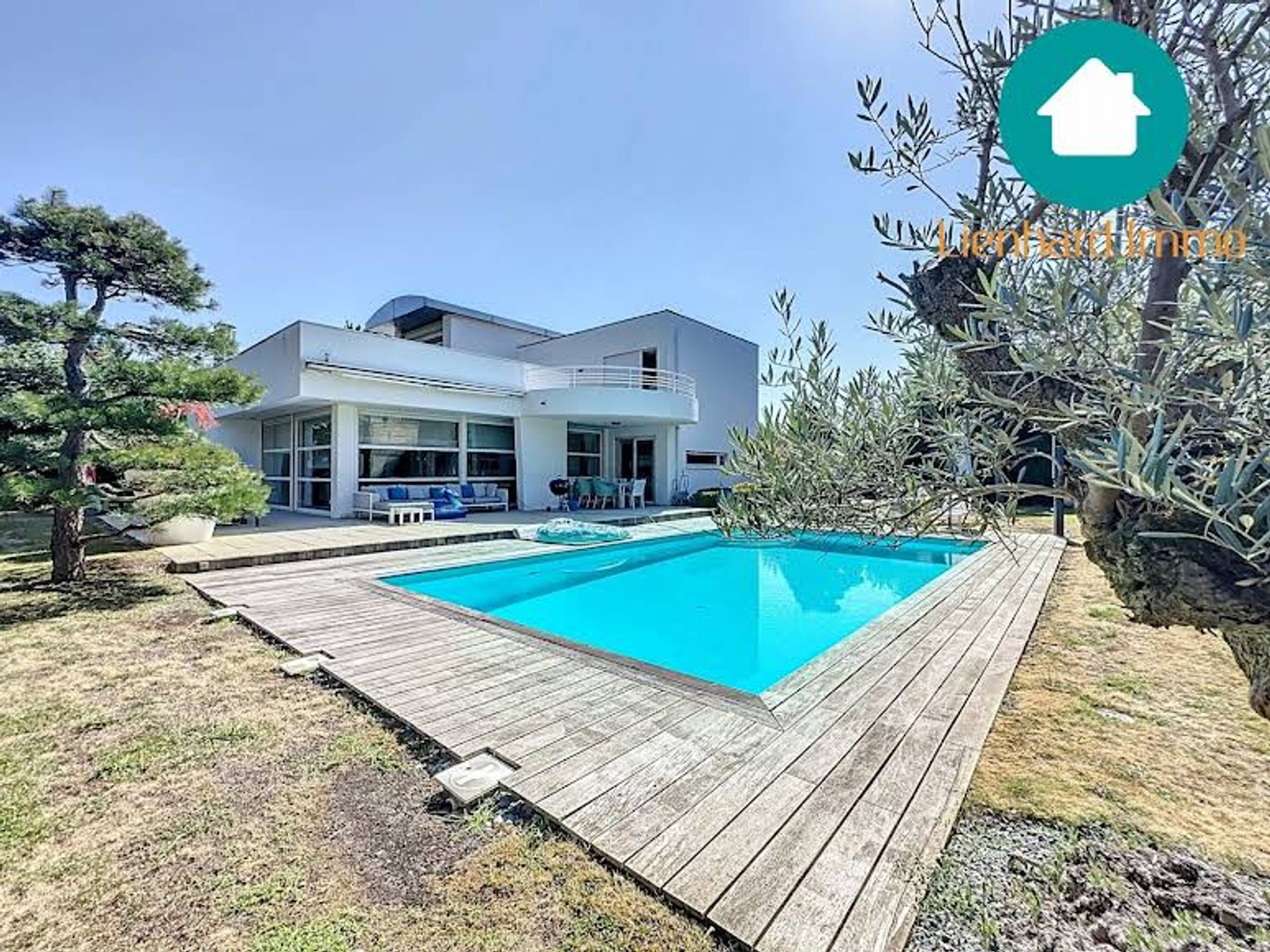 Villa 6 pièces 280 m²