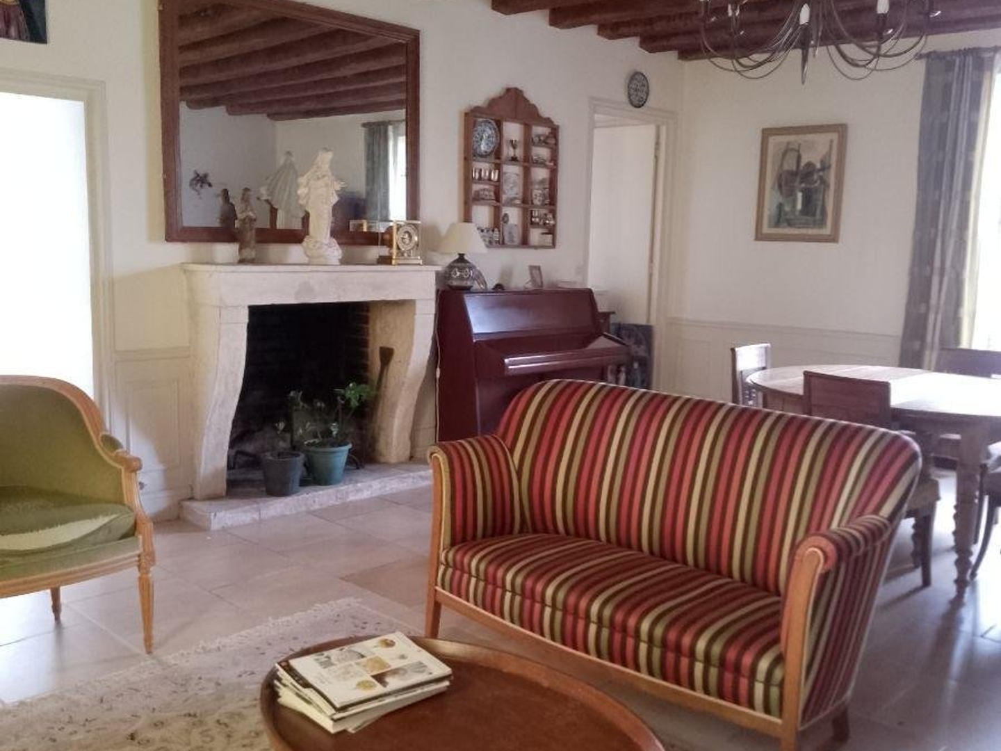Maison à vendre - 9 pièces - 192m2 - Primelles (18400)