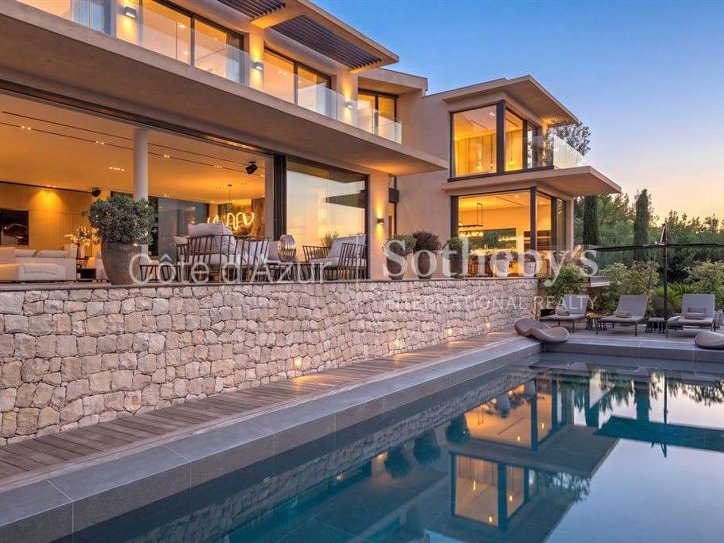 Maison 7 pièces 633 m²