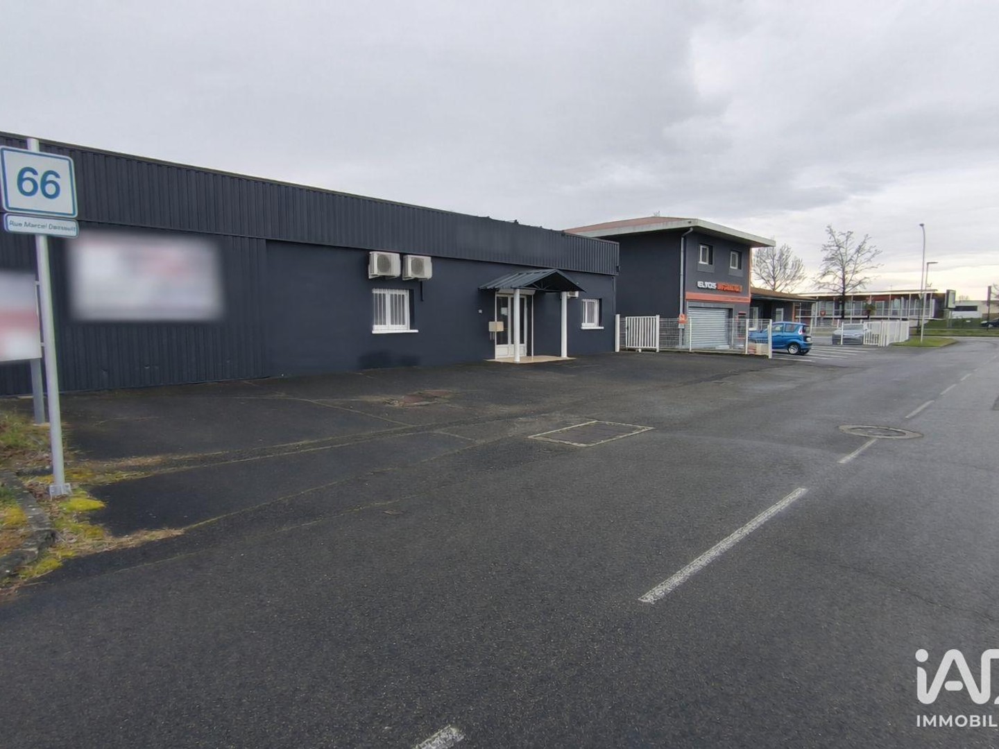 Immeuble commercial 420 m²