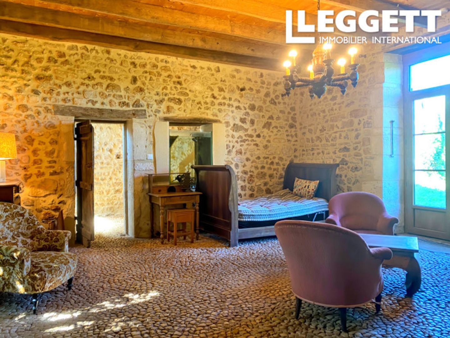 Maison à vendre - 12 pièces - 361m2 - La Tâche (16260)