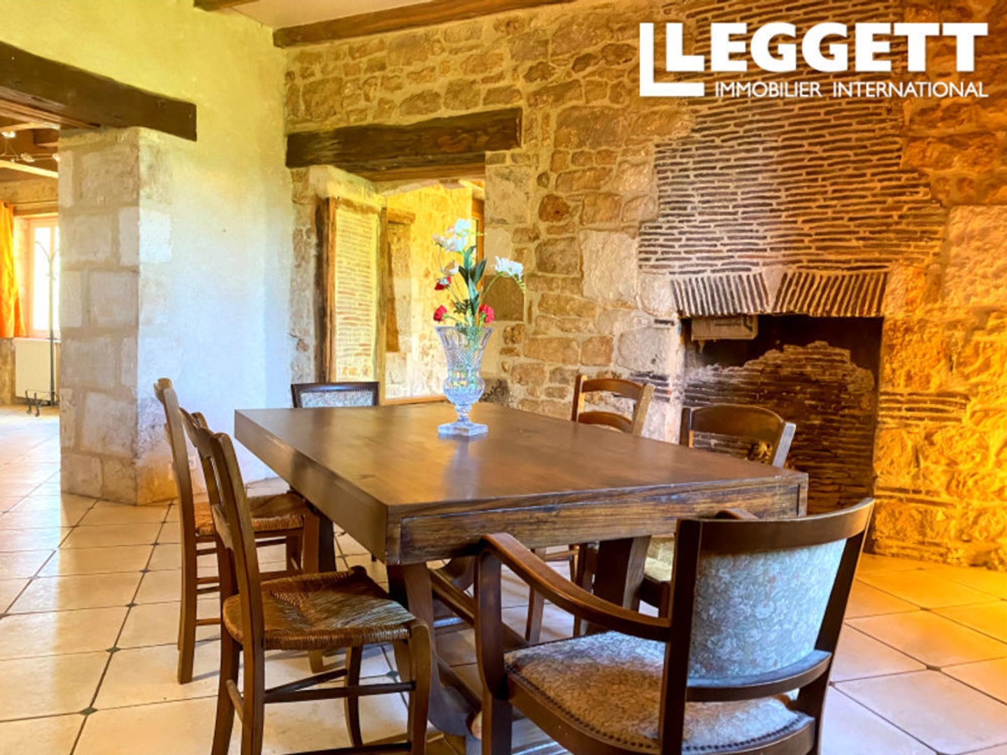 Maison à vendre - 12 pièces - 361m2 - La Tâche (16260)