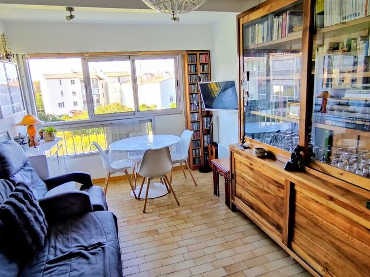 LE CAP D'AGDE: Résidence située directement aux abords de la plage de la Roquille, résidence calme de standing: Villa 4 pièces / mezzanine / 2 terrasses.