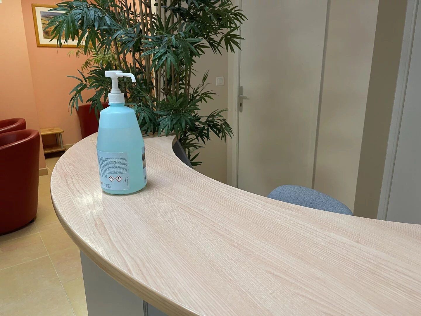 VENTE - Local professionnel dans un centre commercial de LIM