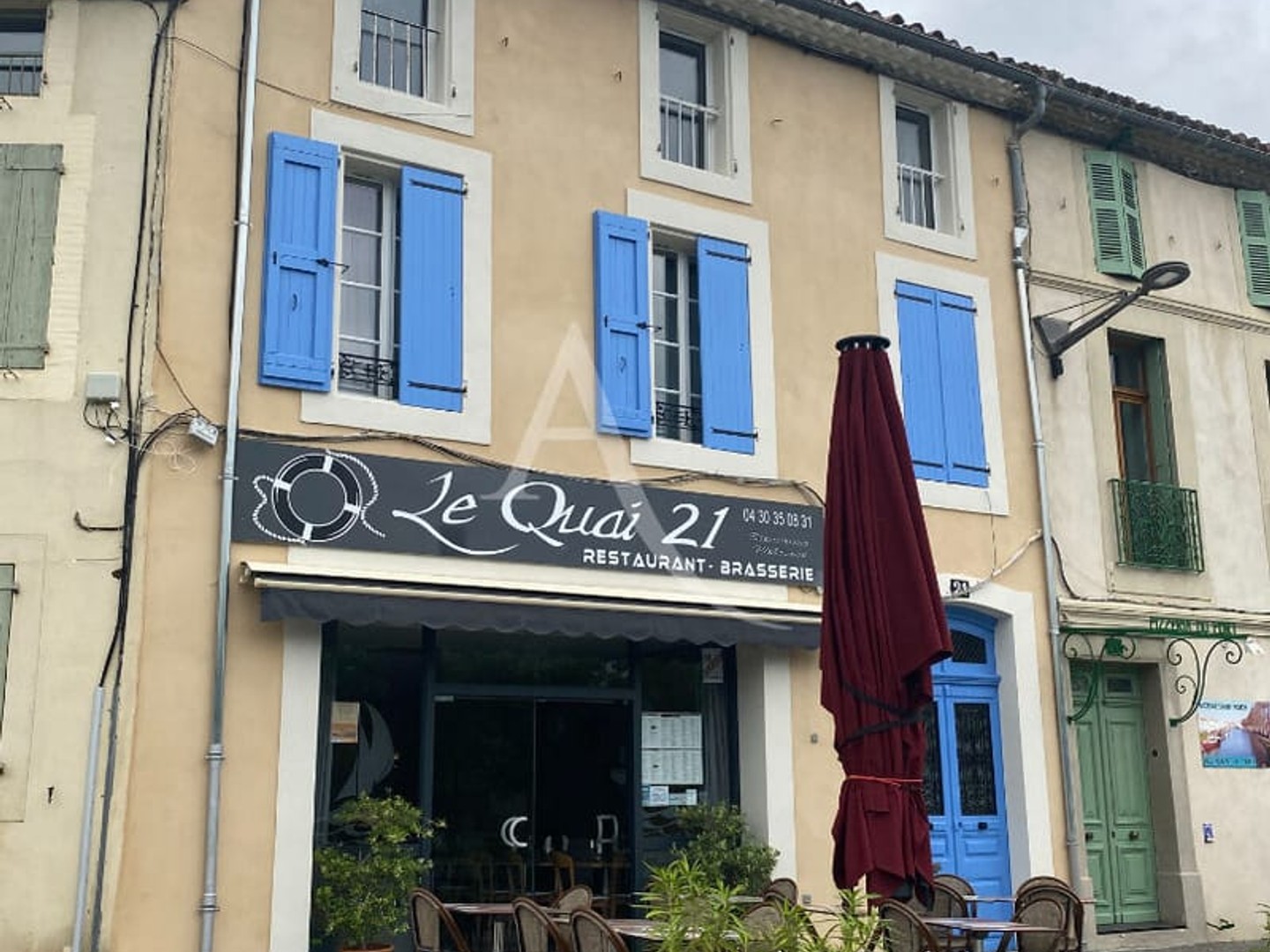 Immeuble commercial 104 m²