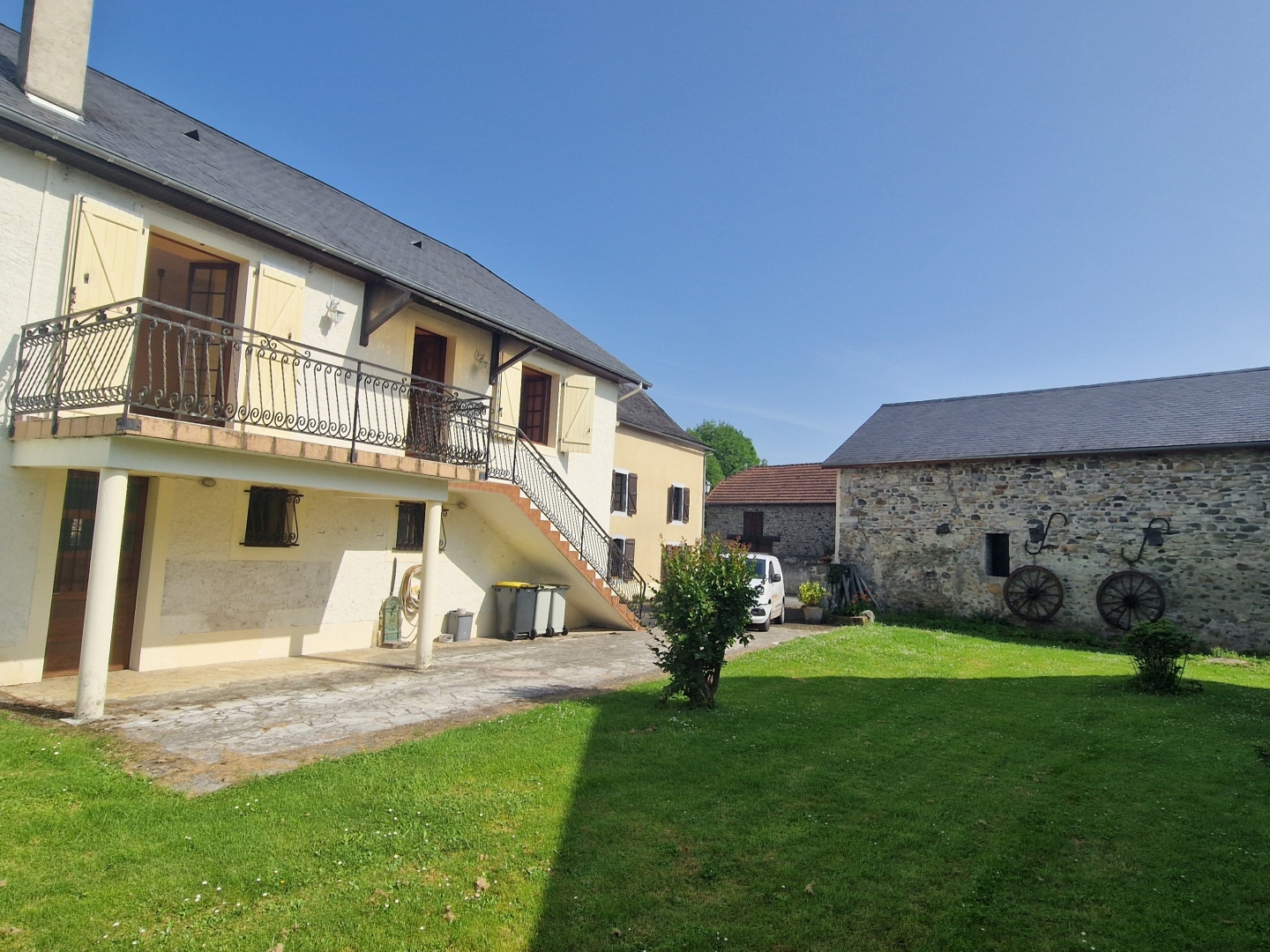 GROS POTENTIEL POUR CET ENSEMBLE IMMOBILIER