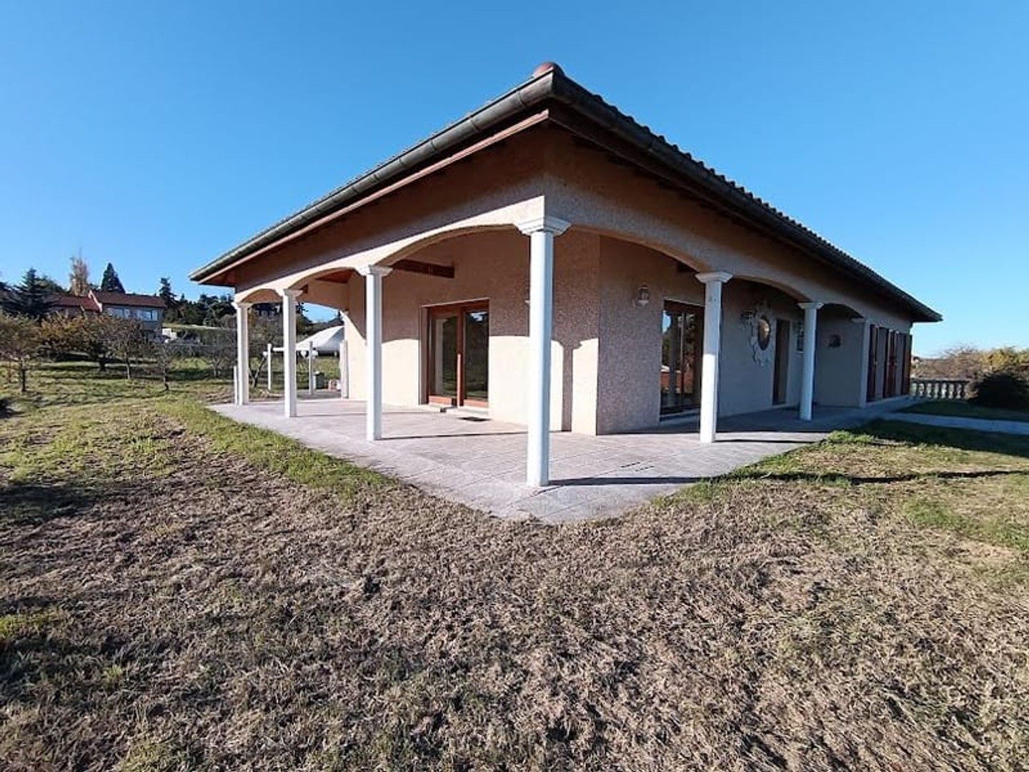 Maison 1 pièce 146 m²
