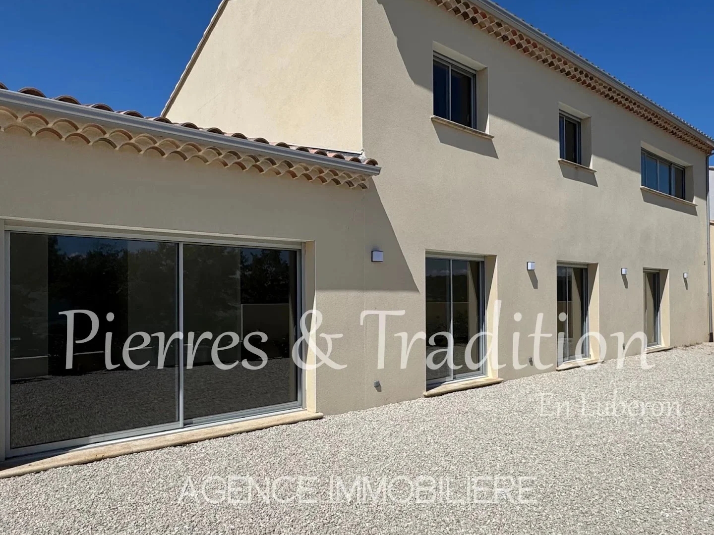 Maison 6 pièces 240 m²