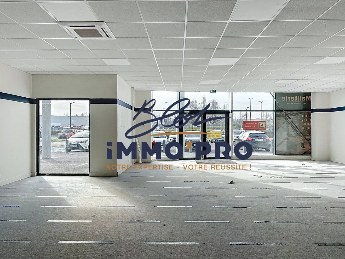 Magasin à vendre - 405m2 - L'isle-D'abeau (38080)
