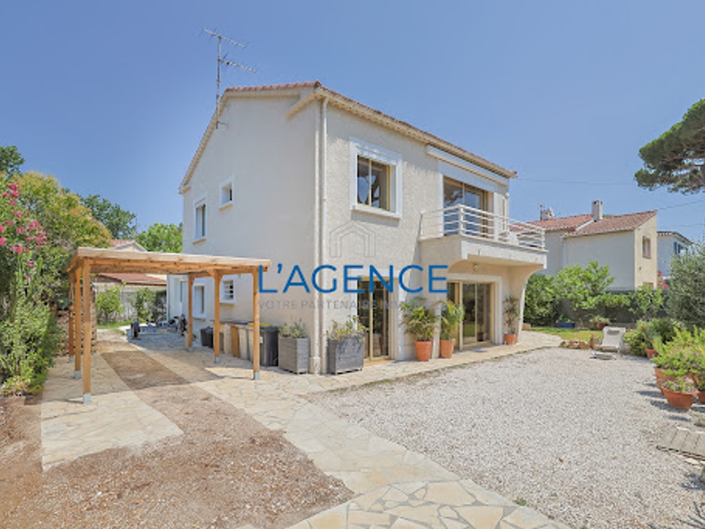 Maison à vendre - 5 pièces - 167m2 - Hyères (83400)