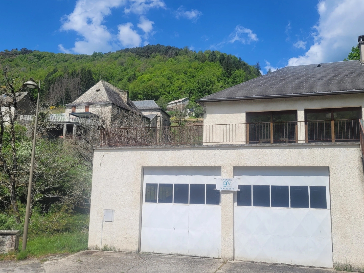 Maison à vendre - 3 pièces - 72m2 - Cassaniouze (15340)