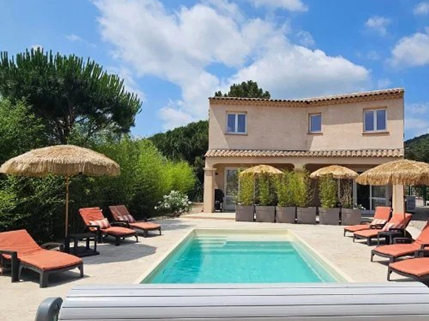 Maison à vendre - 16 pièces - 400m2 - Le Plan-De-La-Tour (83120)