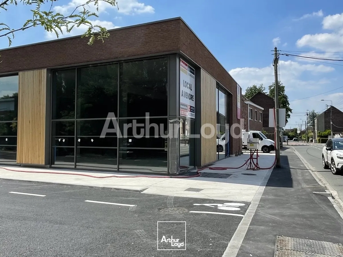 Locaux à vendre - 396m2 - Villeneuve-D'ascq (59650)
