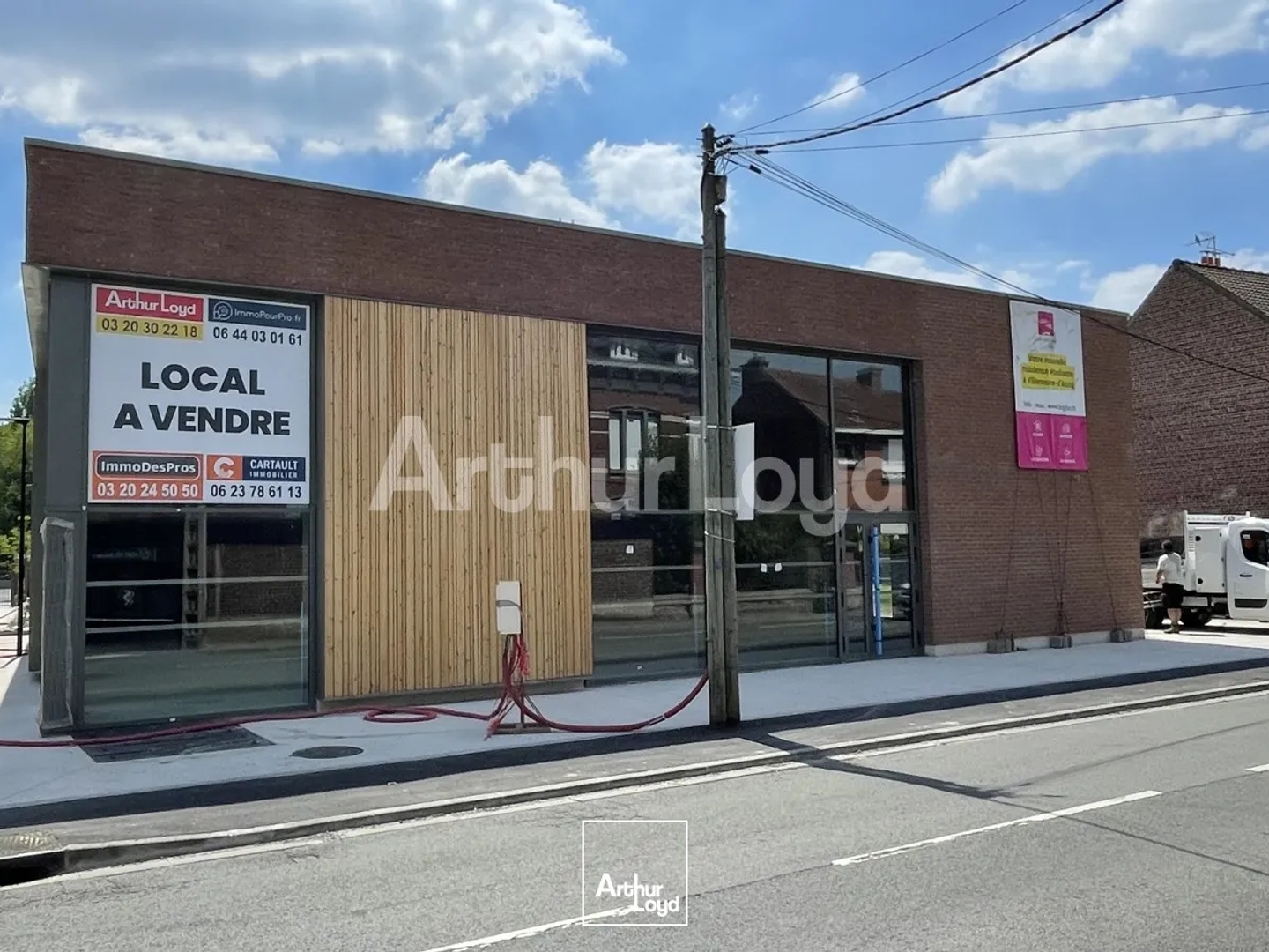 Locaux à vendre - 396m2 - Villeneuve-D'ascq (59650)