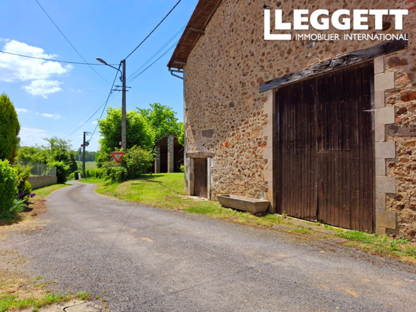 Maison à vendre - 702m2 - Terres-De-Haute-C... (16270)