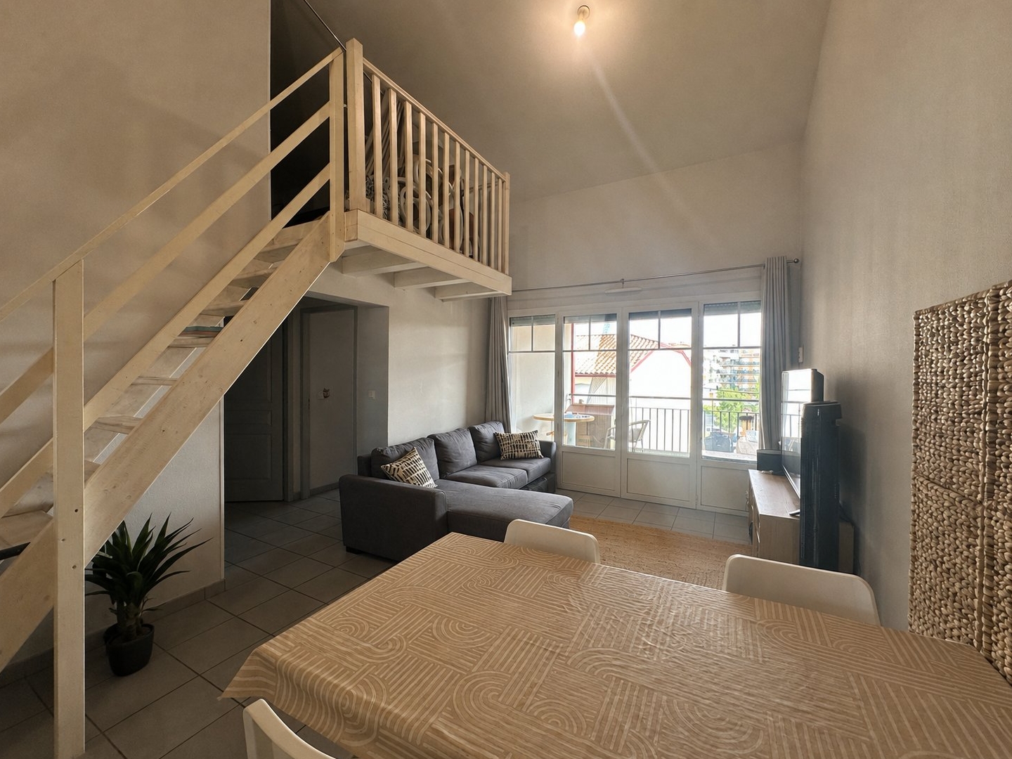 A VENDRE appartement T3 + mezzanine, dernier étage, hyper-ce
