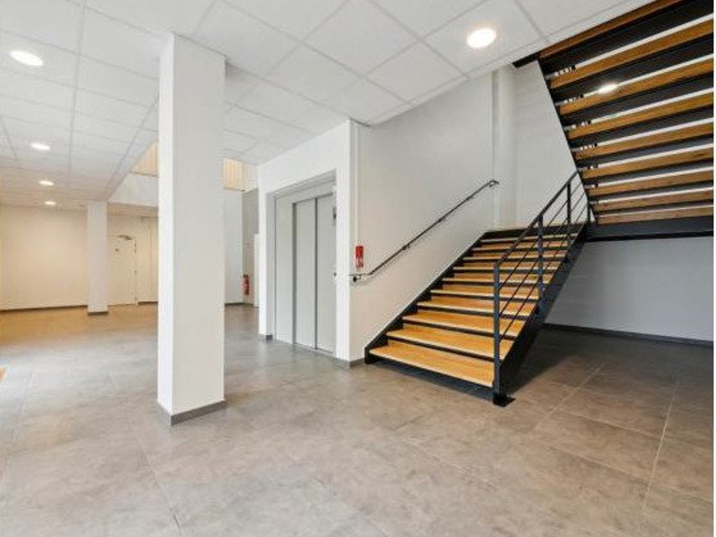 Autre à vendre - 699m2 - Bron (69500)
