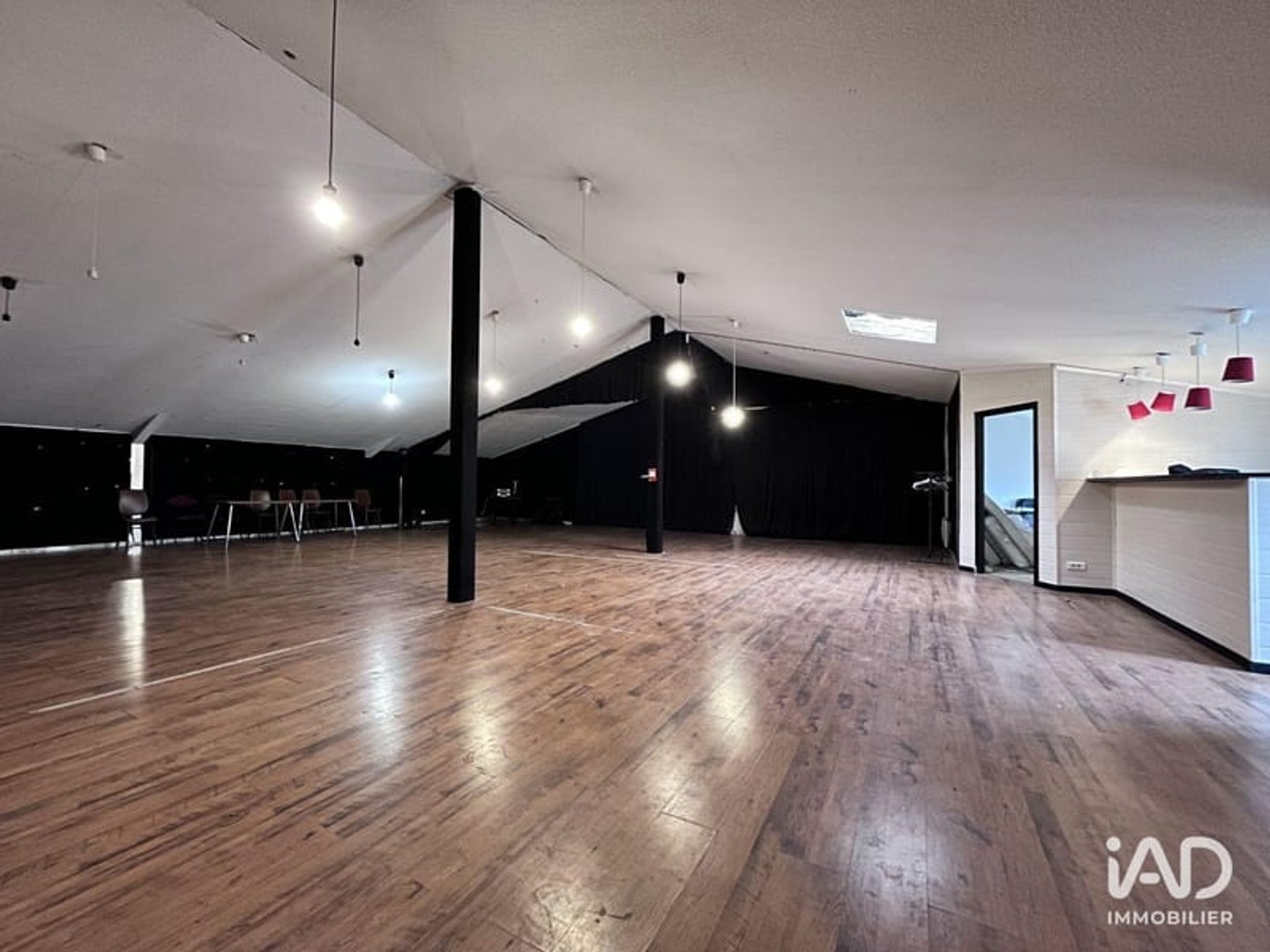 Immeuble commercial 175 m²