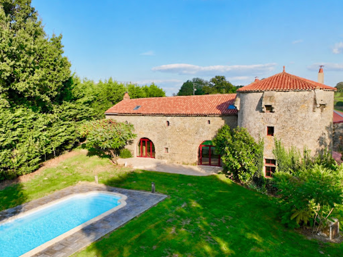 Maison à vendre - 5 pièces - 208m2 - Les Herbiers (85500)