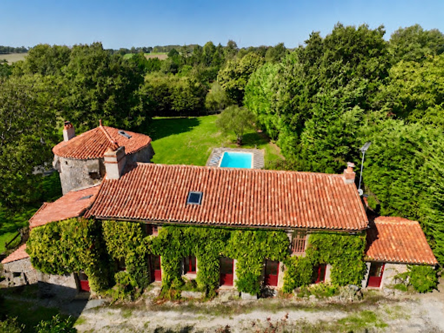Maison à vendre - 5 pièces - 208m2 - Les Herbiers (85500)