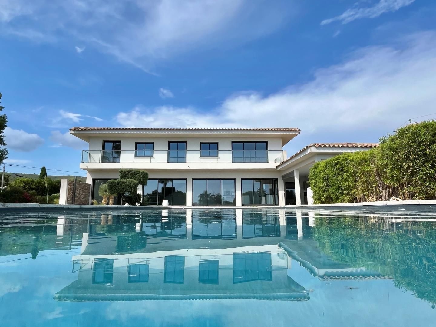 Maison 6 pièces 240 m²